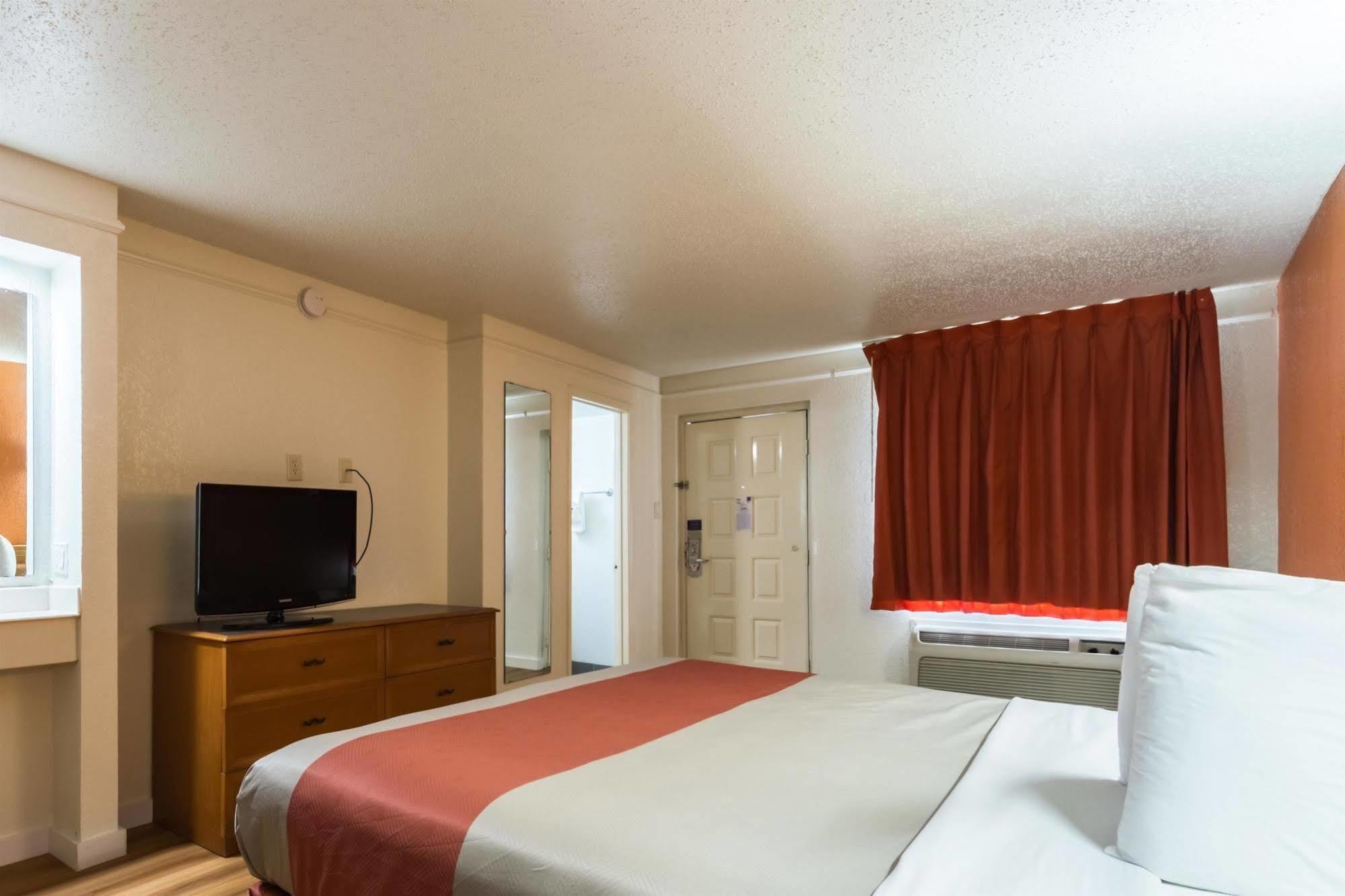 Motel 6-Dallas, Tx - Farmers Branch Ngoại thất bức ảnh
