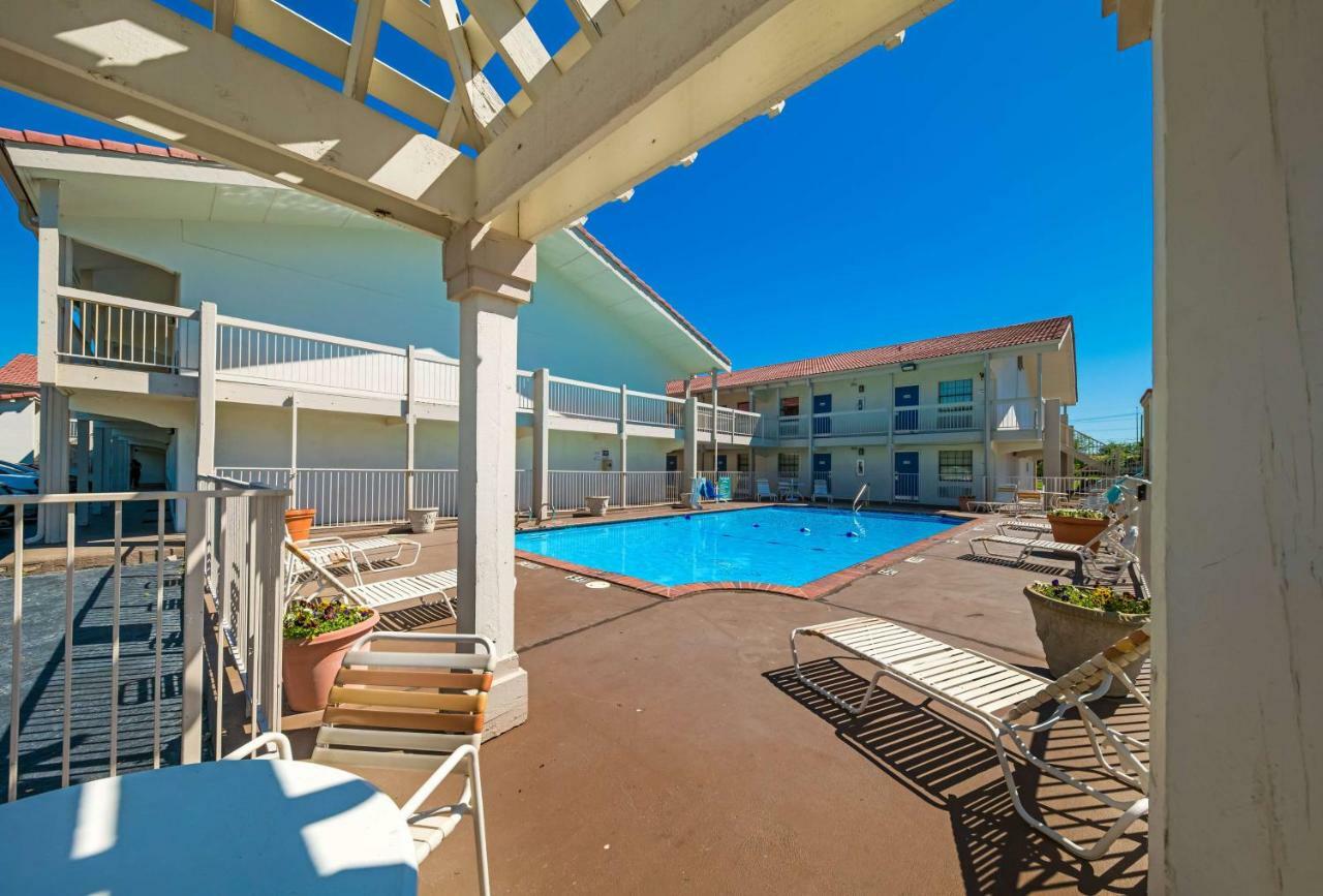 Motel 6-Dallas, Tx - Farmers Branch Ngoại thất bức ảnh